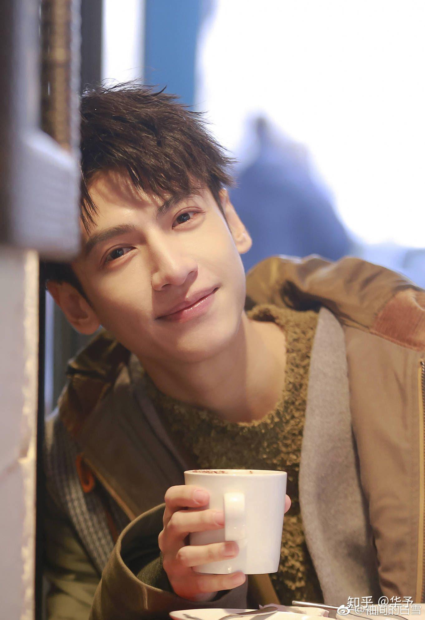 有哪些你觉得好看到窒息的罗云熙现代装图? - 知乎