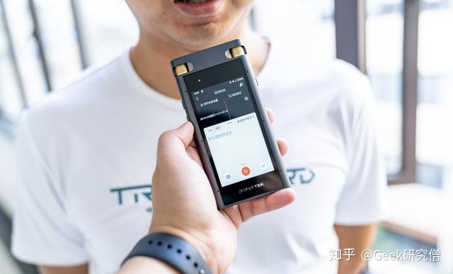 实时翻译眼镜评测 v2-9f9a5e147101f6b922227a108f259ff8_r.jpg