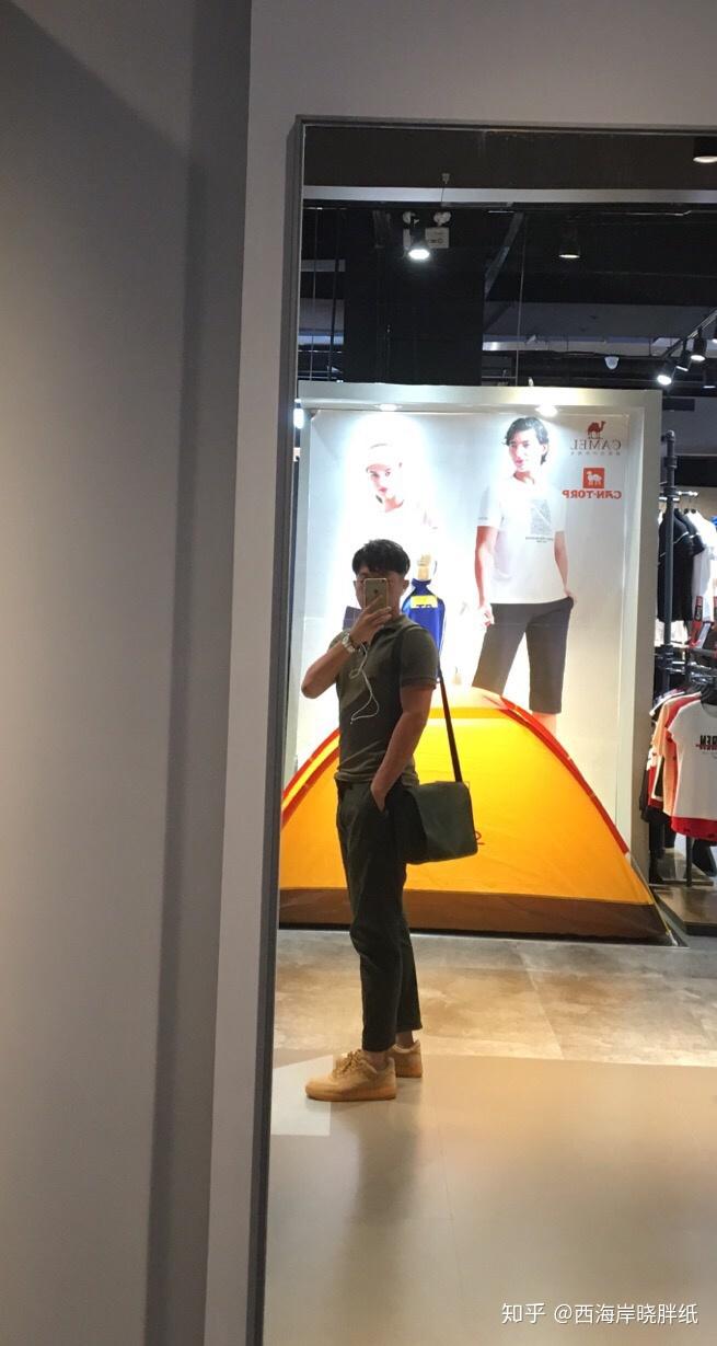 身高一米八体重多少斤算是很显身材骨架比较大,有点黑,还有需要怎么