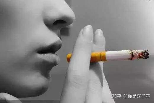 抽烟怎么吐烟比较多 v2-9fd1f01bc5b0f7be48f3e9e7df89e838_r.jpg