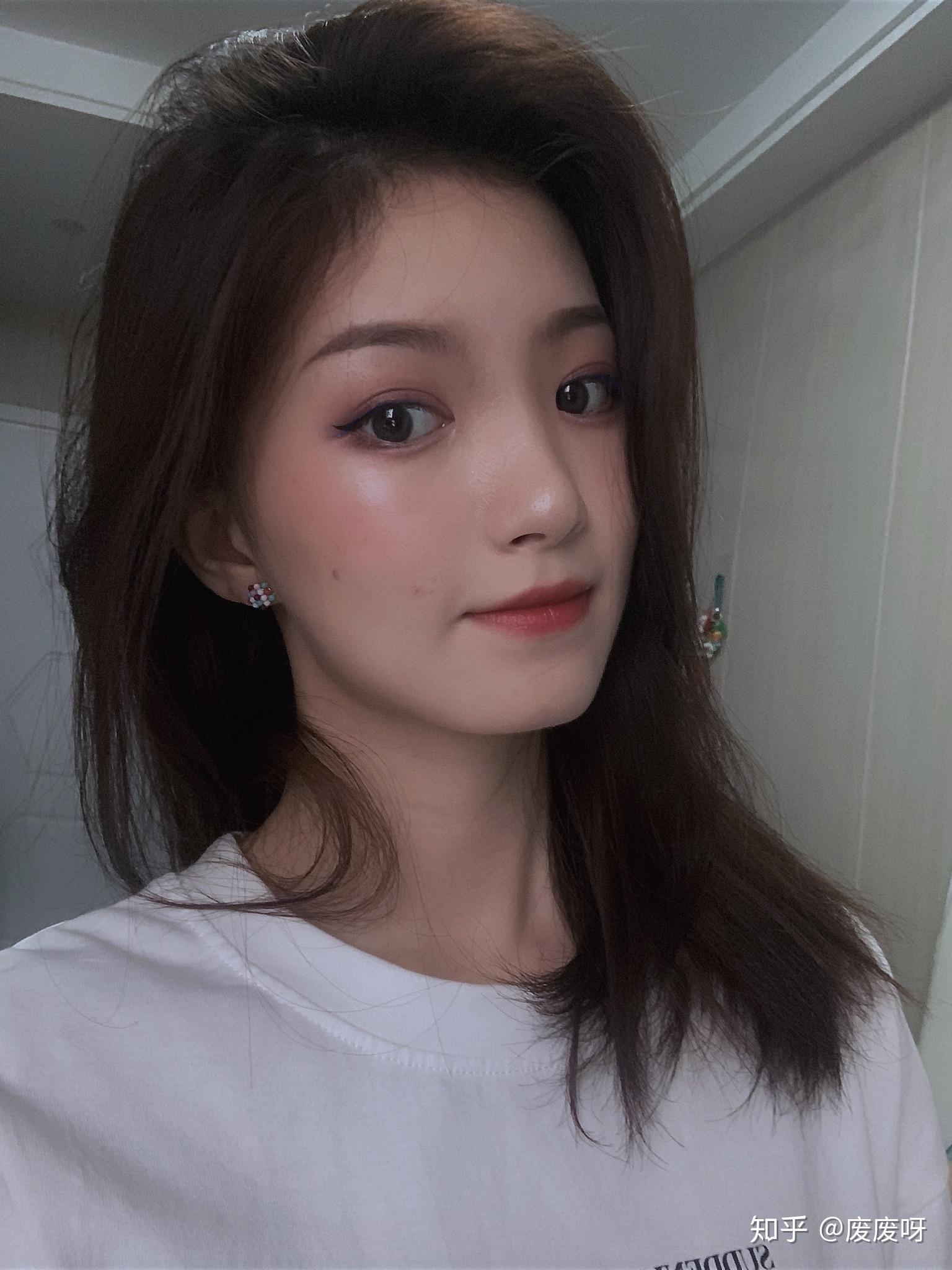 素颜自拍该怎么拍好看?