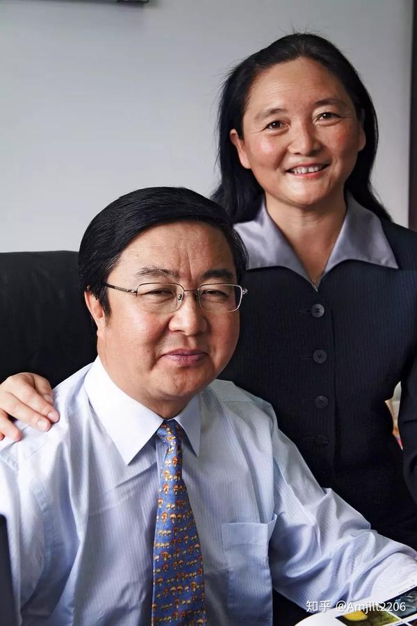 图力古尔,包海鹰夫妇是吉林农业大学教授,菌类学家.