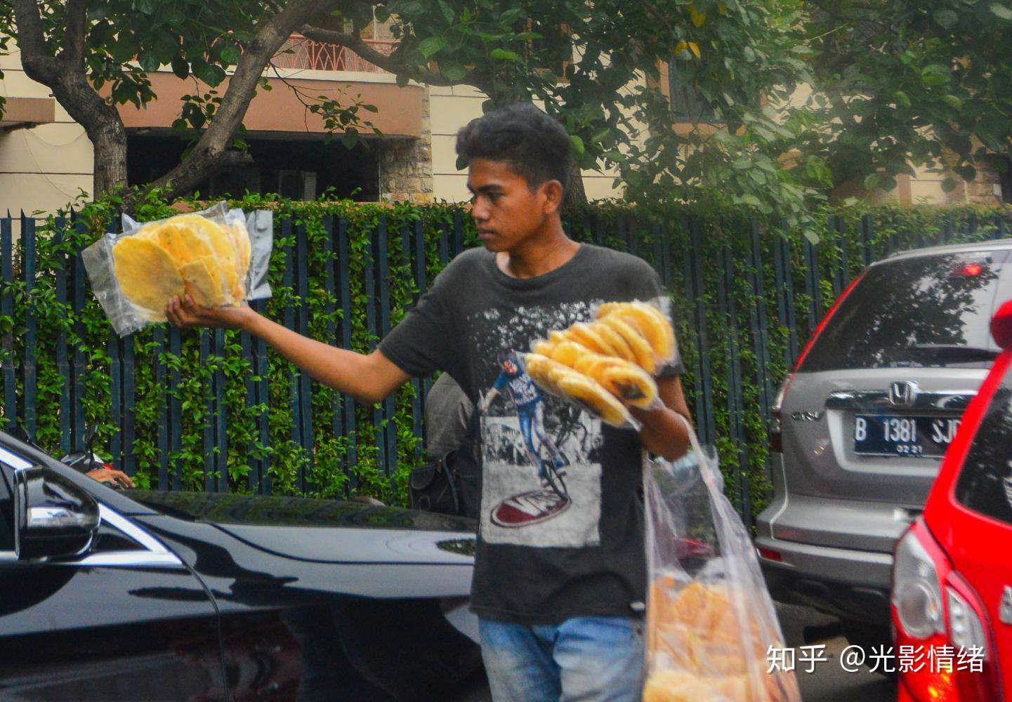 我被遗忘在爪哇国之小贩二