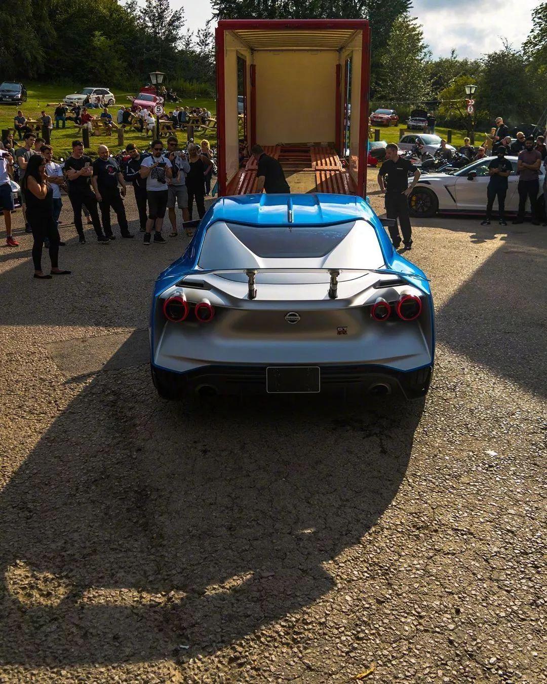 尼桑全新gtr50男人们谁敢说不香