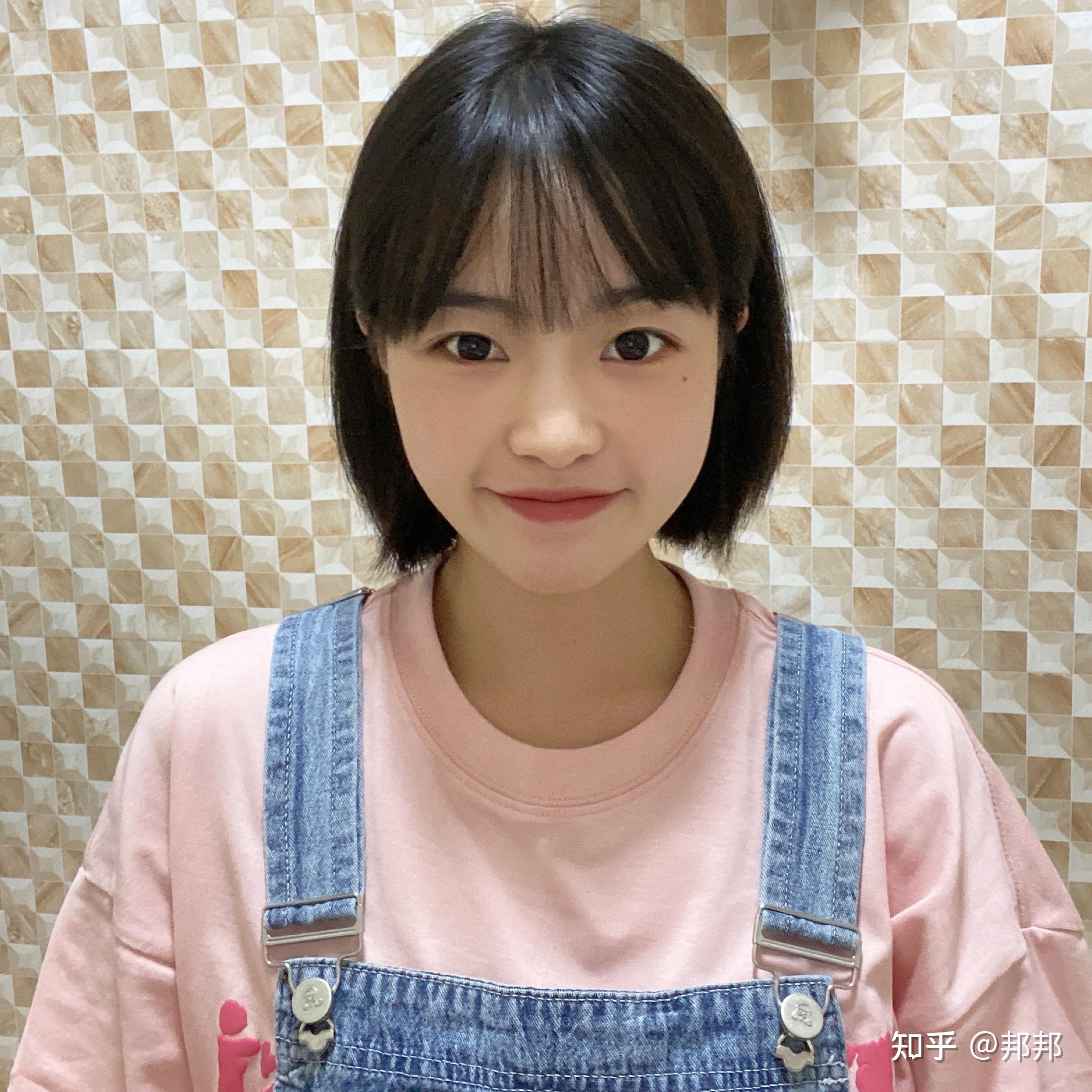 有哪些好看的适合女学生的短发发型推荐? - 知乎