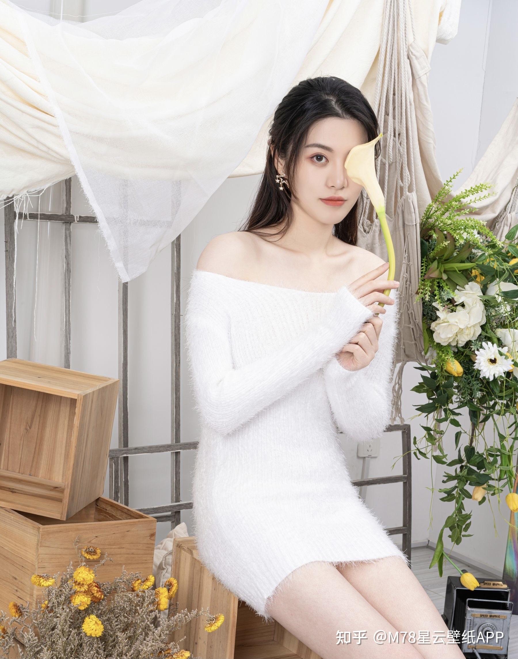 白色的美女照片