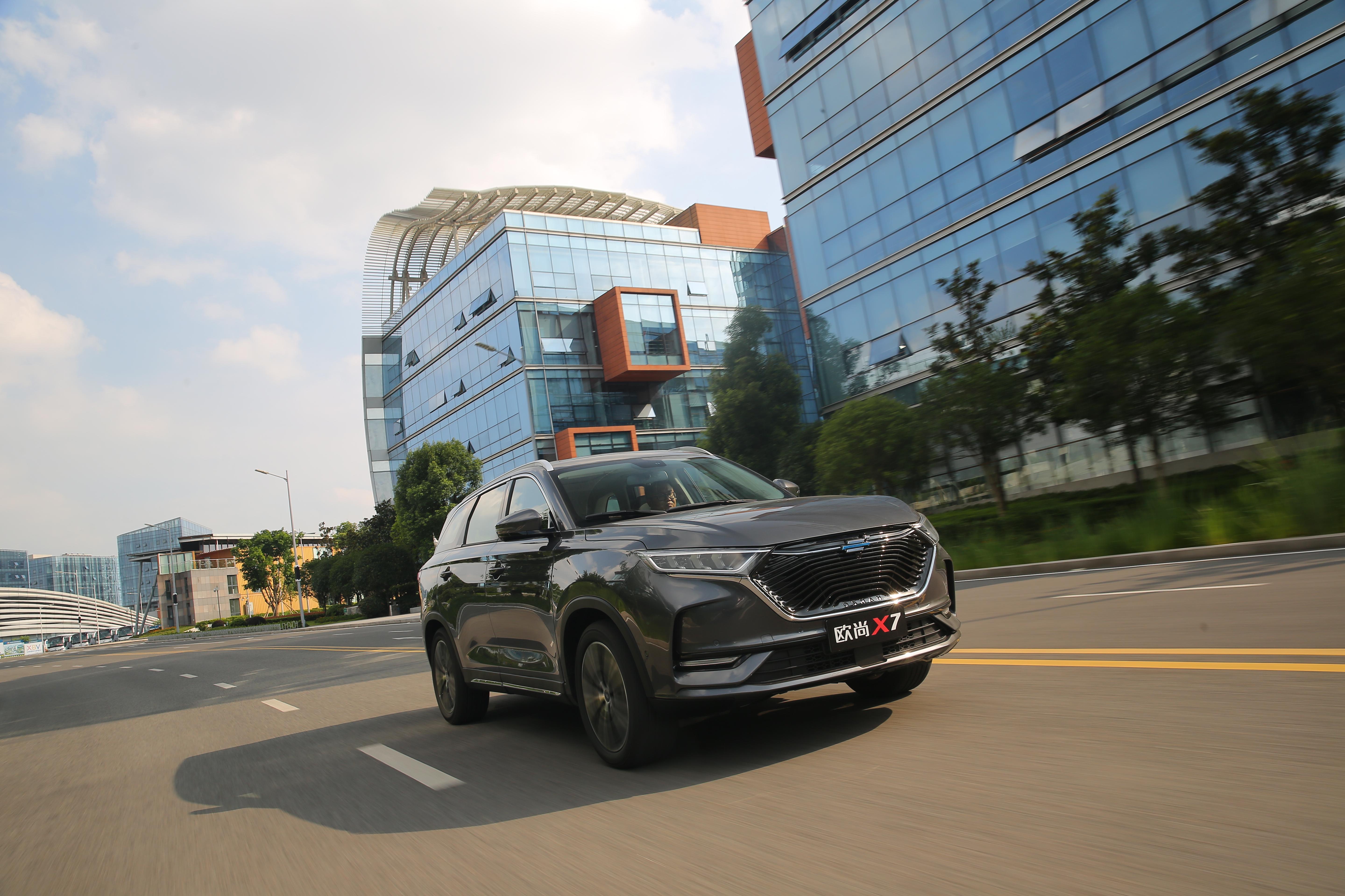 长安欧尚x7动力强劲科技满满实用性家用suv