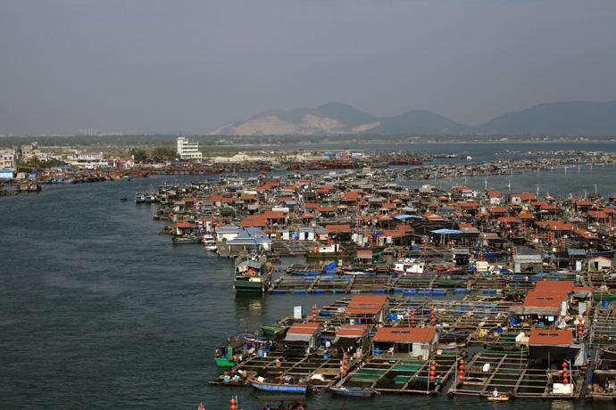 住在水上的海南疍家人