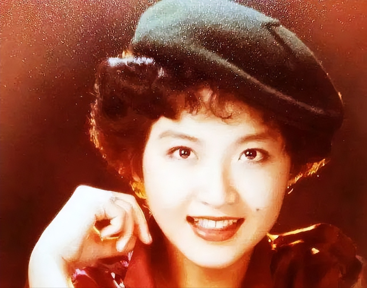 1970's 恬妞 Hong Kong / Taiwan Chinese actress Tien Niu photo Studio A | eBay