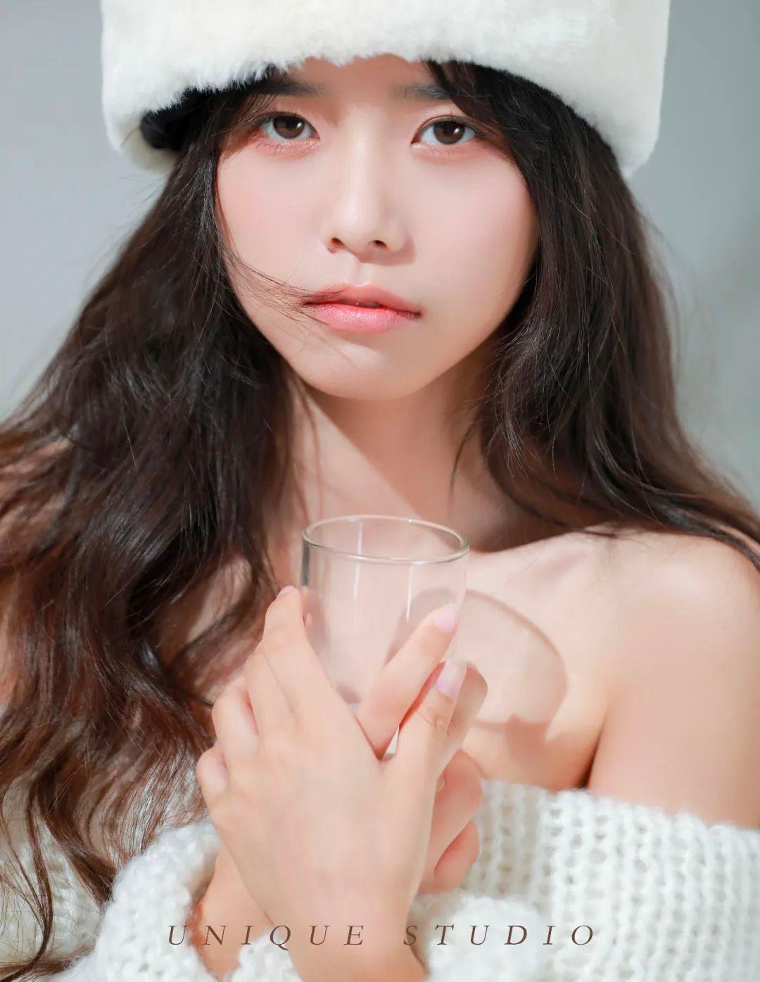 央央20岁苏州模特阳光可爱艺术感浓烈