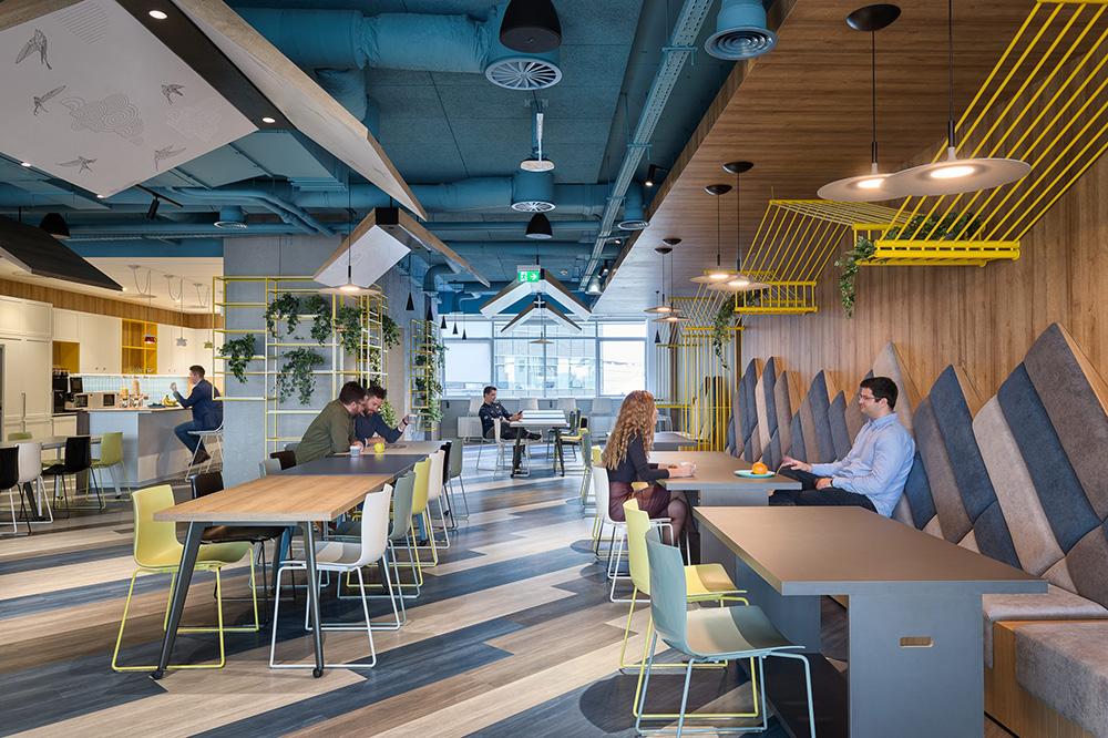 灵动多变塞尔维亚techl05开发部门办公室创新设计欣赏