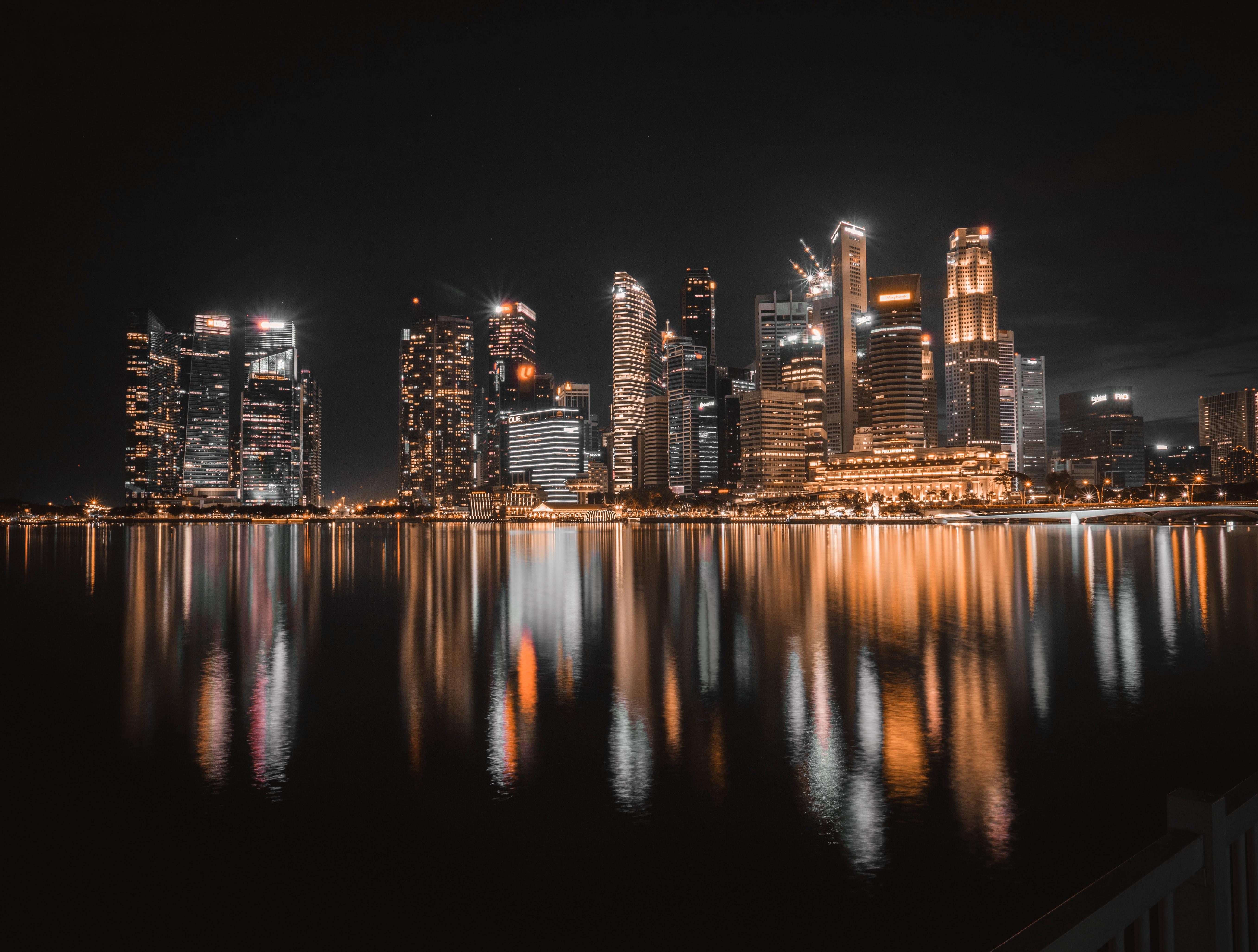 炫酷的黑金夜景色调二步就调出来