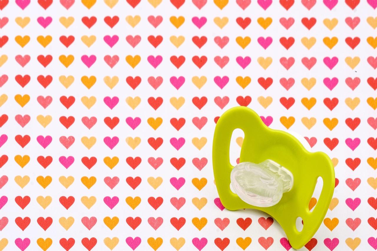 3. 奶嘴材质选择