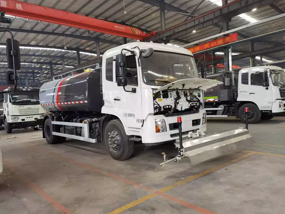 18吨东风天锦路面高压清洗车