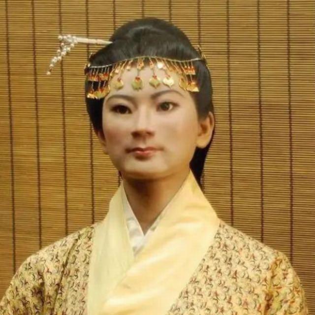 辛追夫人体内里发现 138 颗香瓜子，海昏侯刘贺体内也发现了瓜子，是不是西汉流行吃香瓜不吐籽？