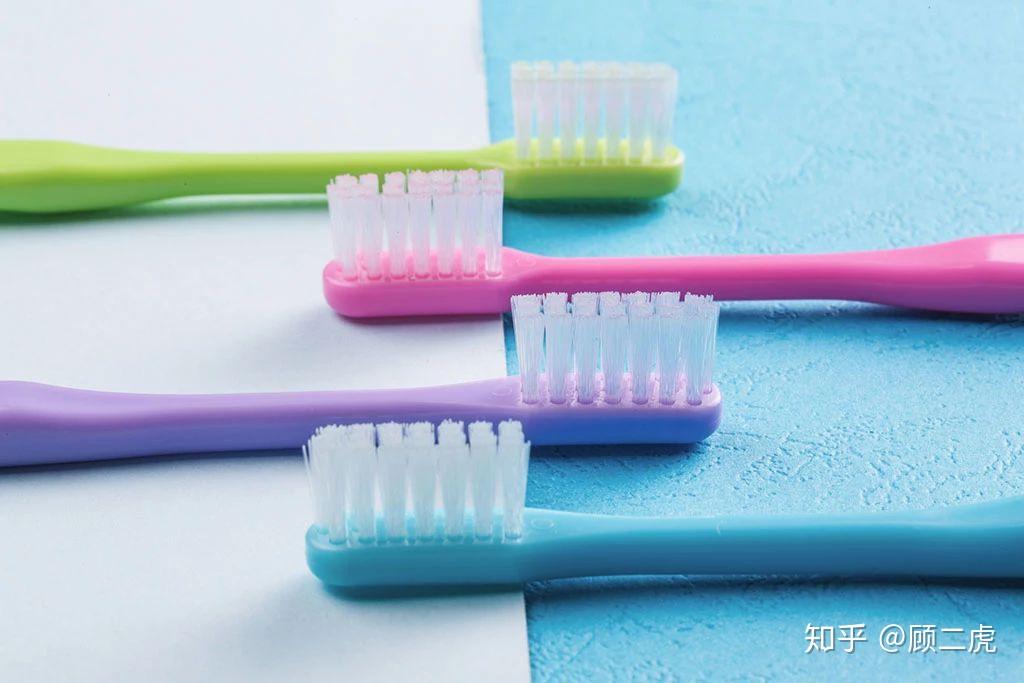 牙刷选软毛还是中毛 v2-a0f4e2eca1c868be195ba819fbeda2e0_r.jpg