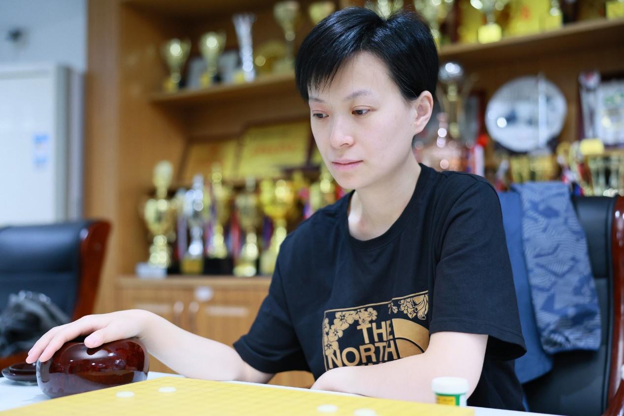 2024女子第一赛深圳升级芮乃伟再现传奇巾帼全景扫描两次警告揭秘