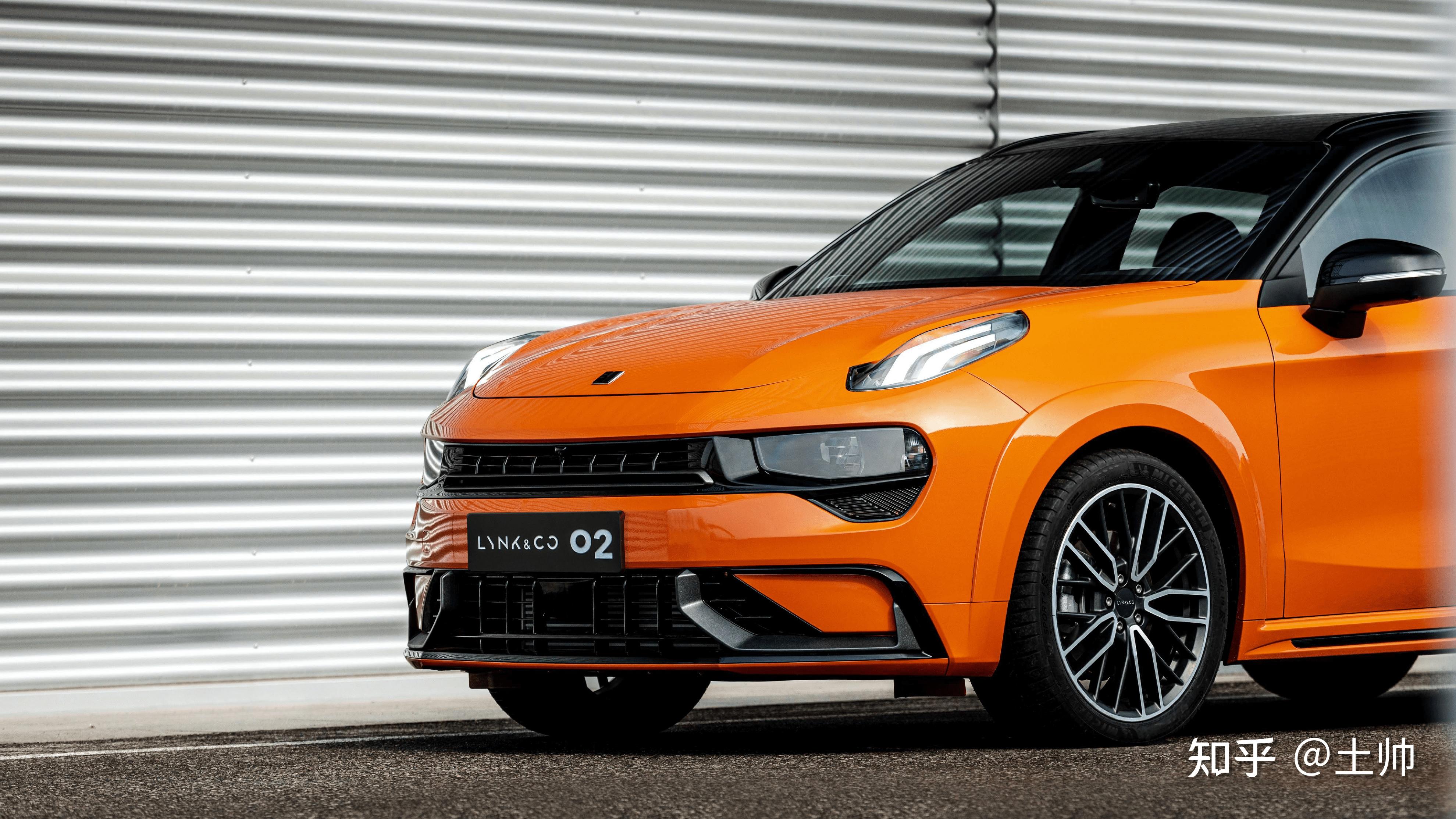 领克02hatchback还配备了米其林的pilot sport4运动型轮胎,在各种道路