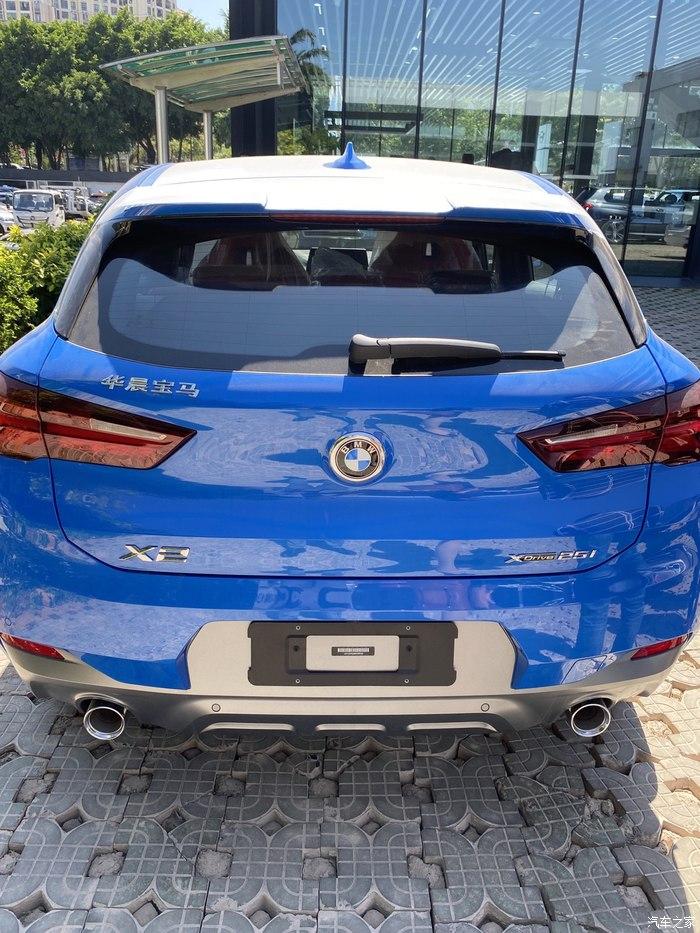 2021款宝马x2 xdrive25i越野,天际蓝,红内提车作业分享