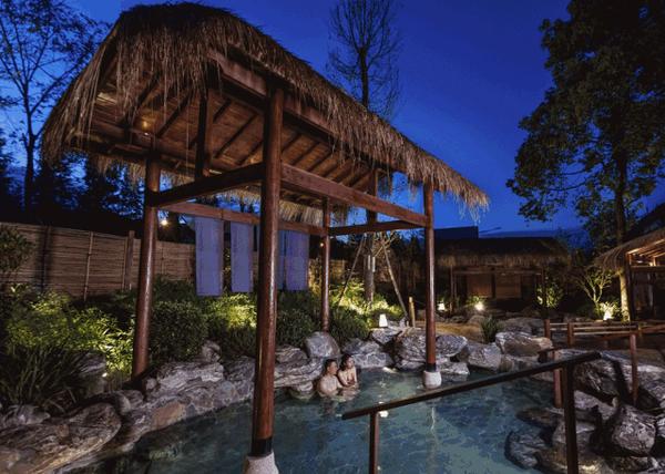 同一个冬天有人在吸着雾霾有人却在吸氧洗肺泡温泉