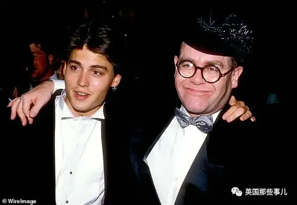 (年轻时的德普和埃尔顿·约翰)