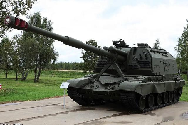 该炮的身管室根据2a65式152毫米榴弹炮身管改进而成的,型号是2a64式