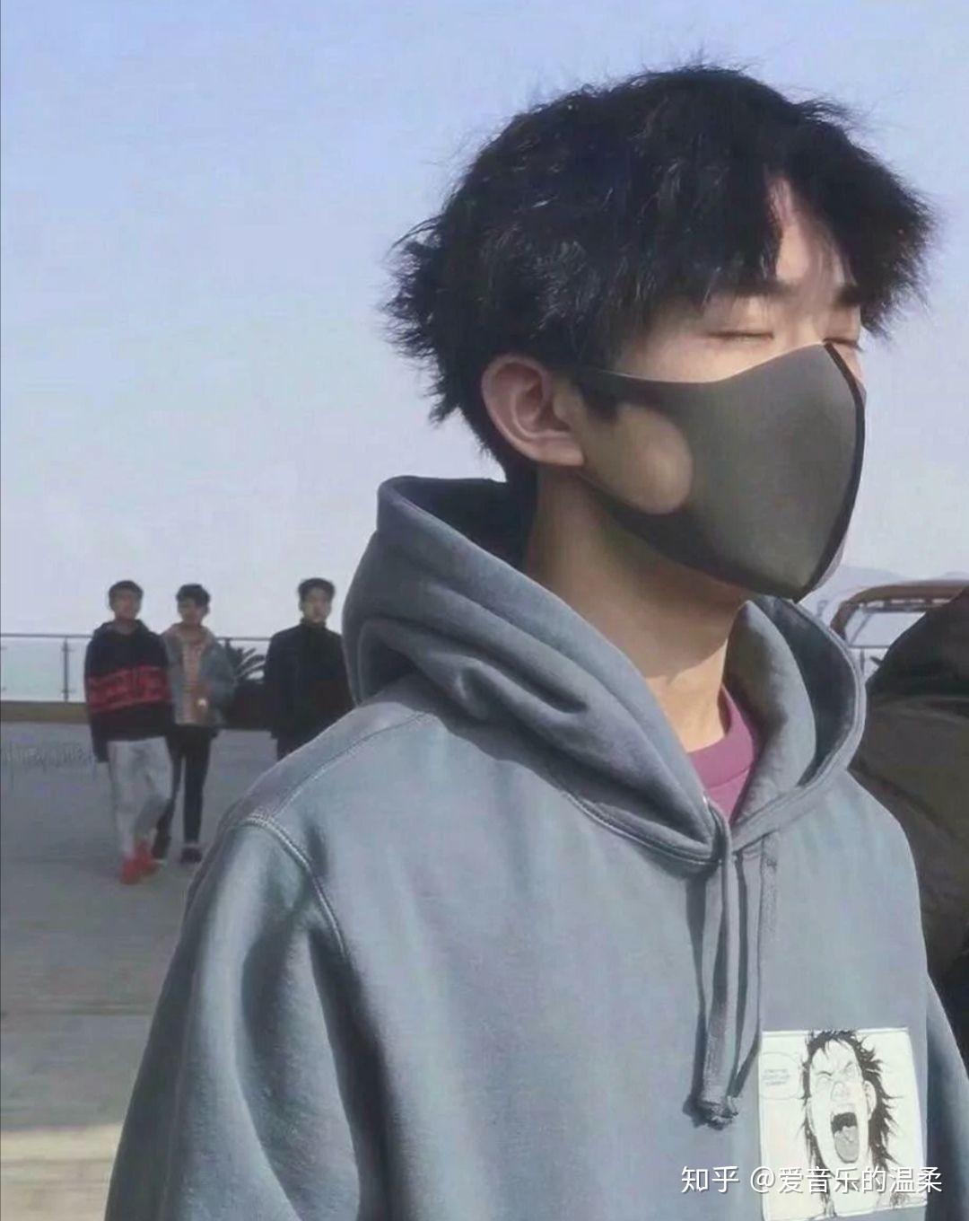 有没有那些关于易烊千玺的头像