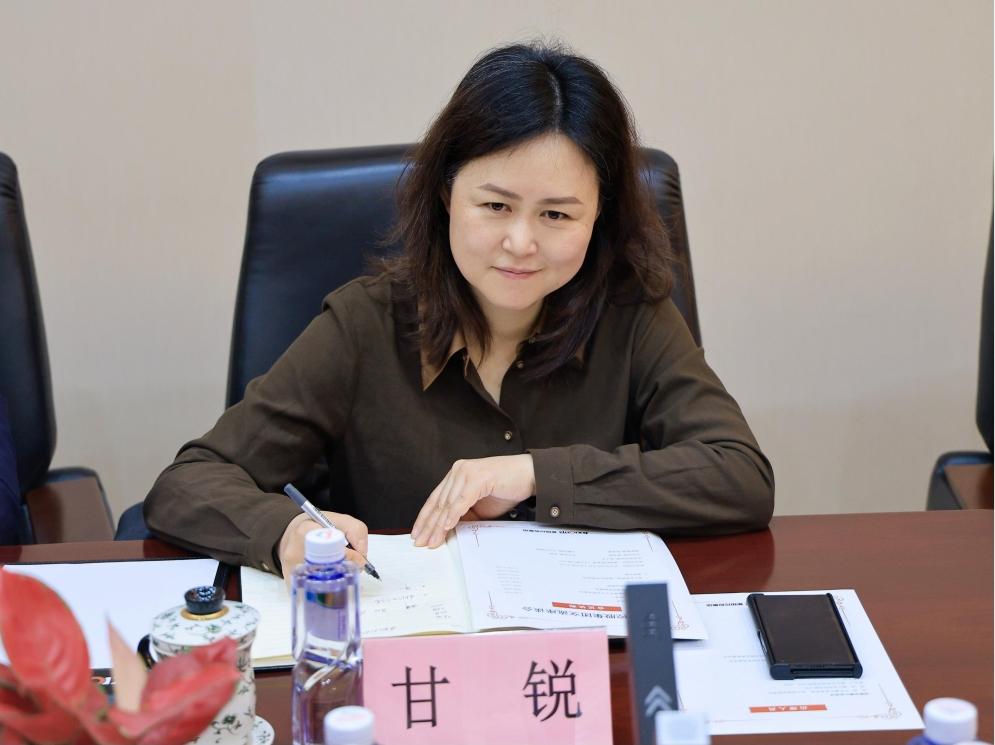 成都市蒲江县领导一行莅临集翔控股集团考察指导工作