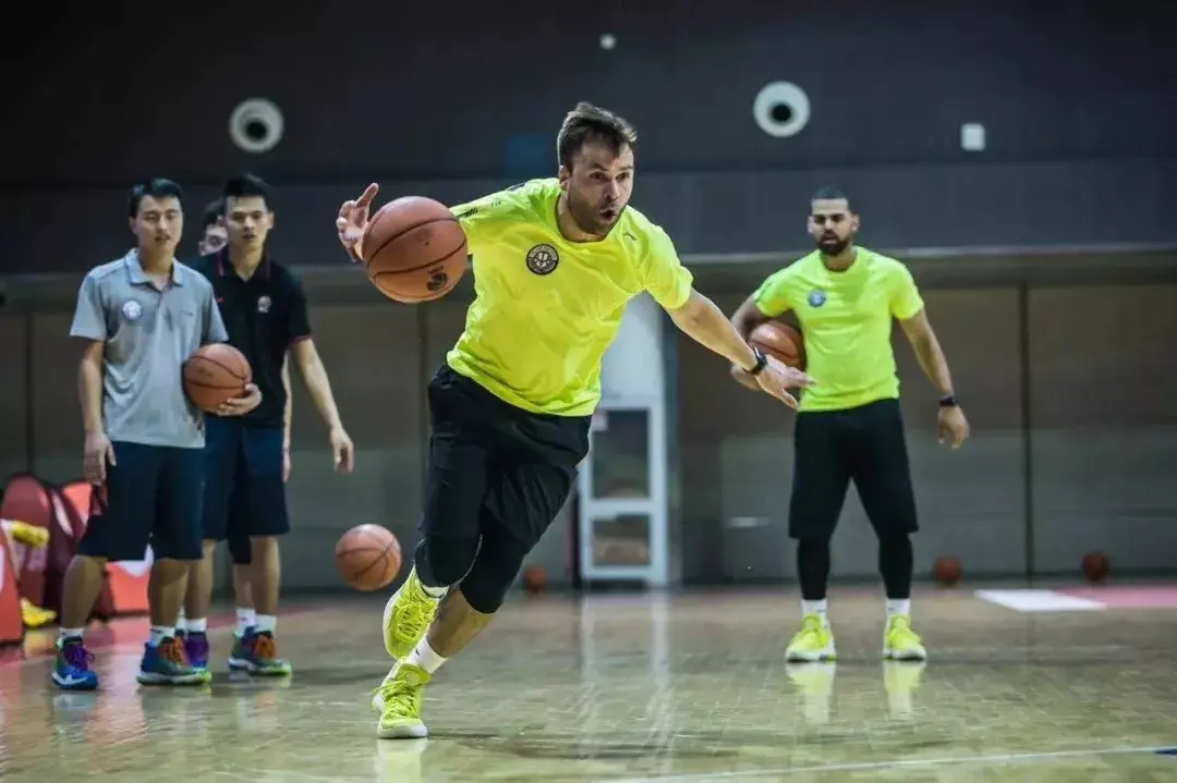 如何成为一名篮球体能训练师有何途径该如何学习