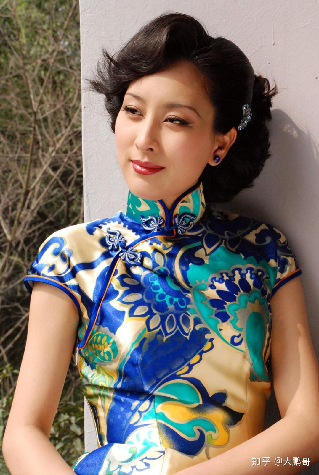 盘点女明星的旗袍造型，网友：刘亦菲、赵丽颖、宋轶的最美！__凤凰网
