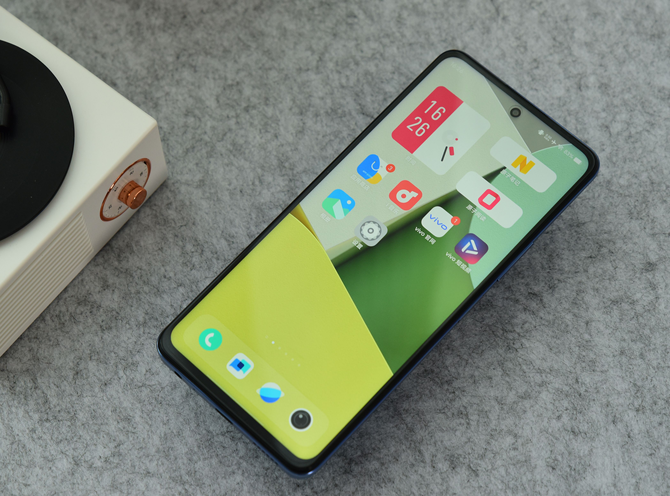 1499起vivoy7780w快充天玑930完美诠释有颜值有实力