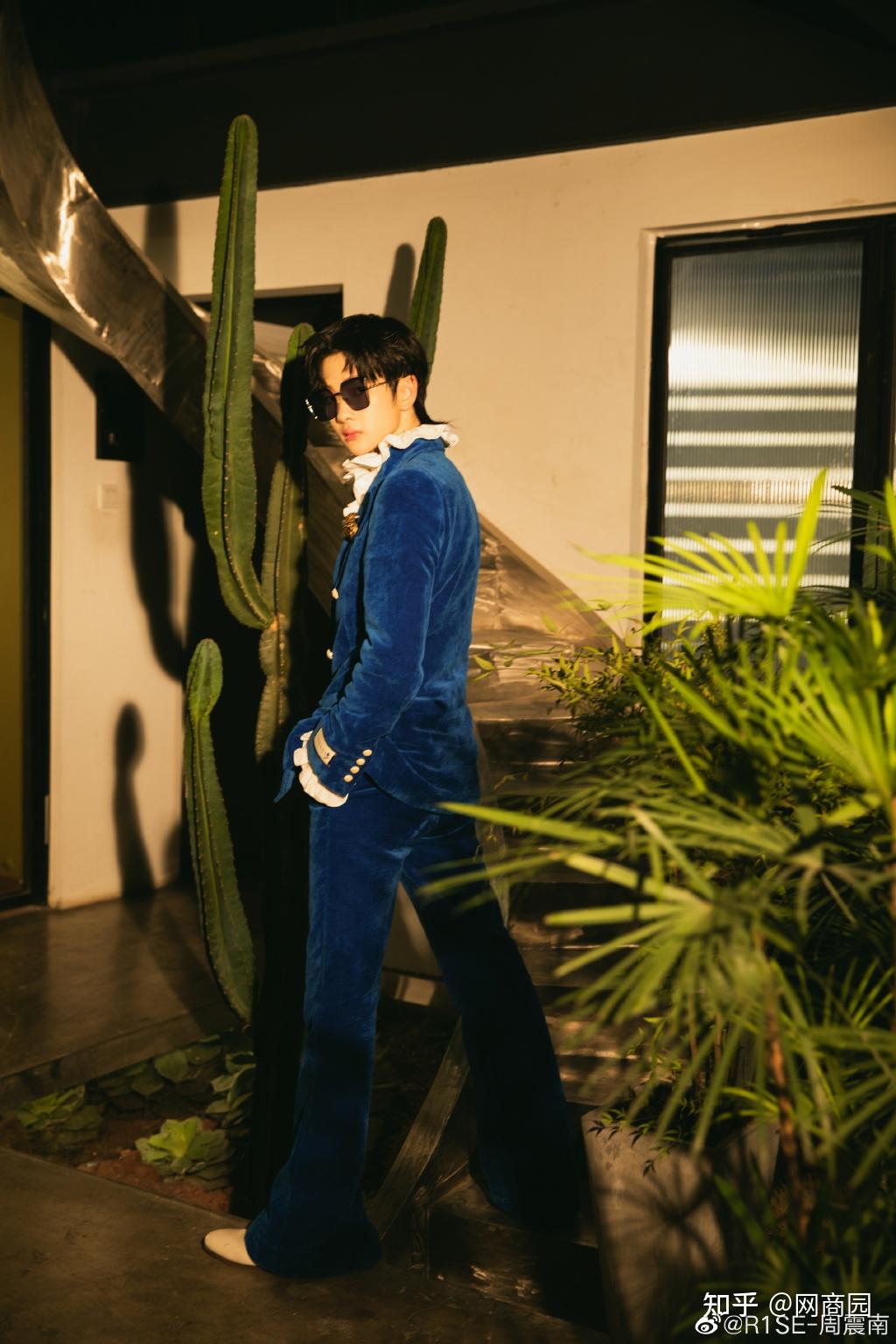 周震南教你如何来穿搭,这一套写真绝了,论表现力只服他!