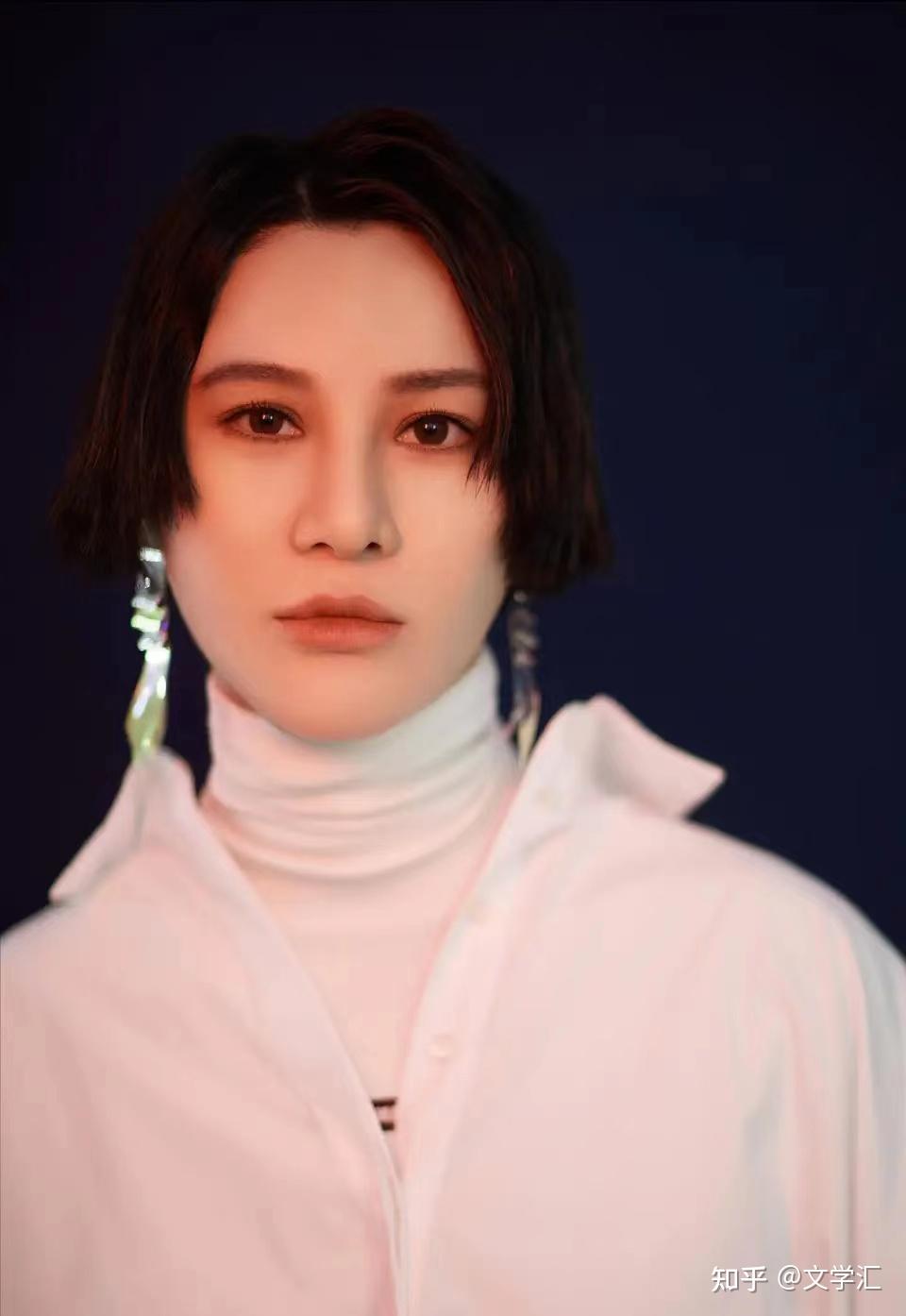 尚雯婕从坎坷走向辉煌勇敢追求梦想的传奇女性