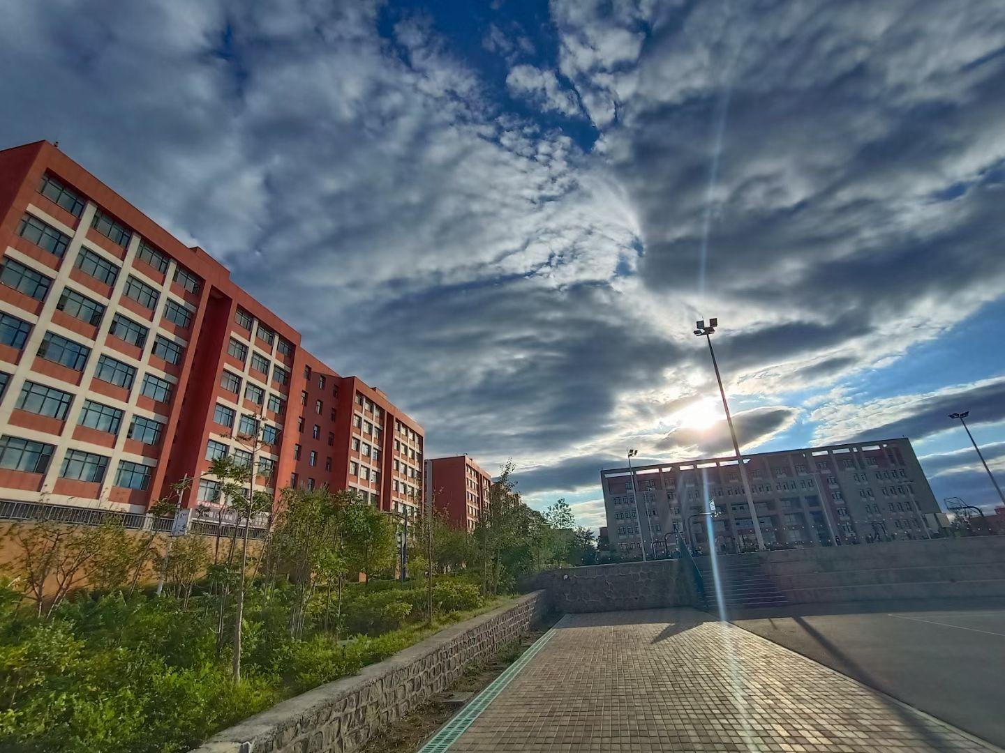 在乌鲁木齐职业大学就读是什么体验? - 知乎