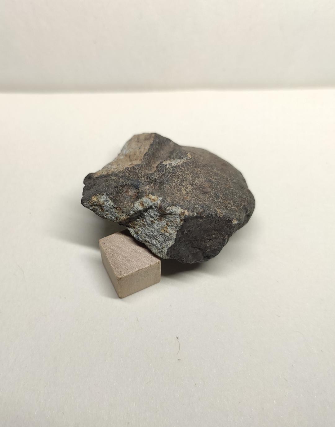 2020年12月23日青海玉树的陨石最可能是什么类型的陨石,价值多少?