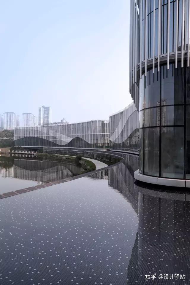 重庆棕榈岛商业景观|水池中的采光井