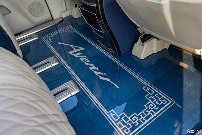 别克gl8水晶王座和水曲柳印花地板给你不一样的视觉盛宴