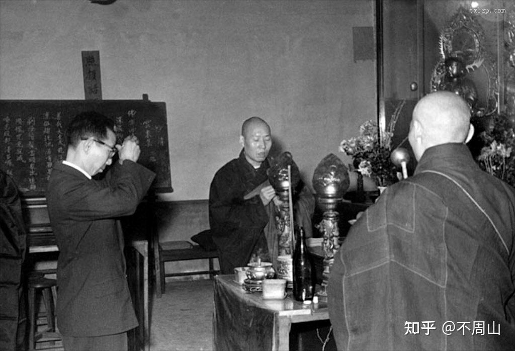 1930年代的南京地区某人出家剃度仪式照片