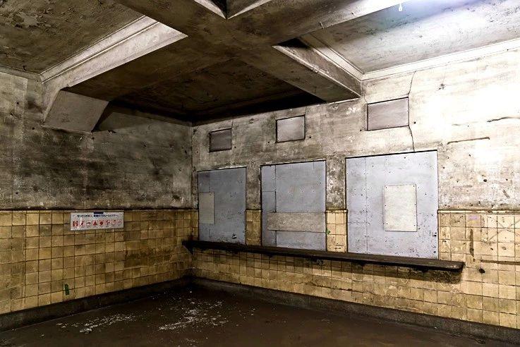 废弃后的地铁站,应该就是这个样子的了