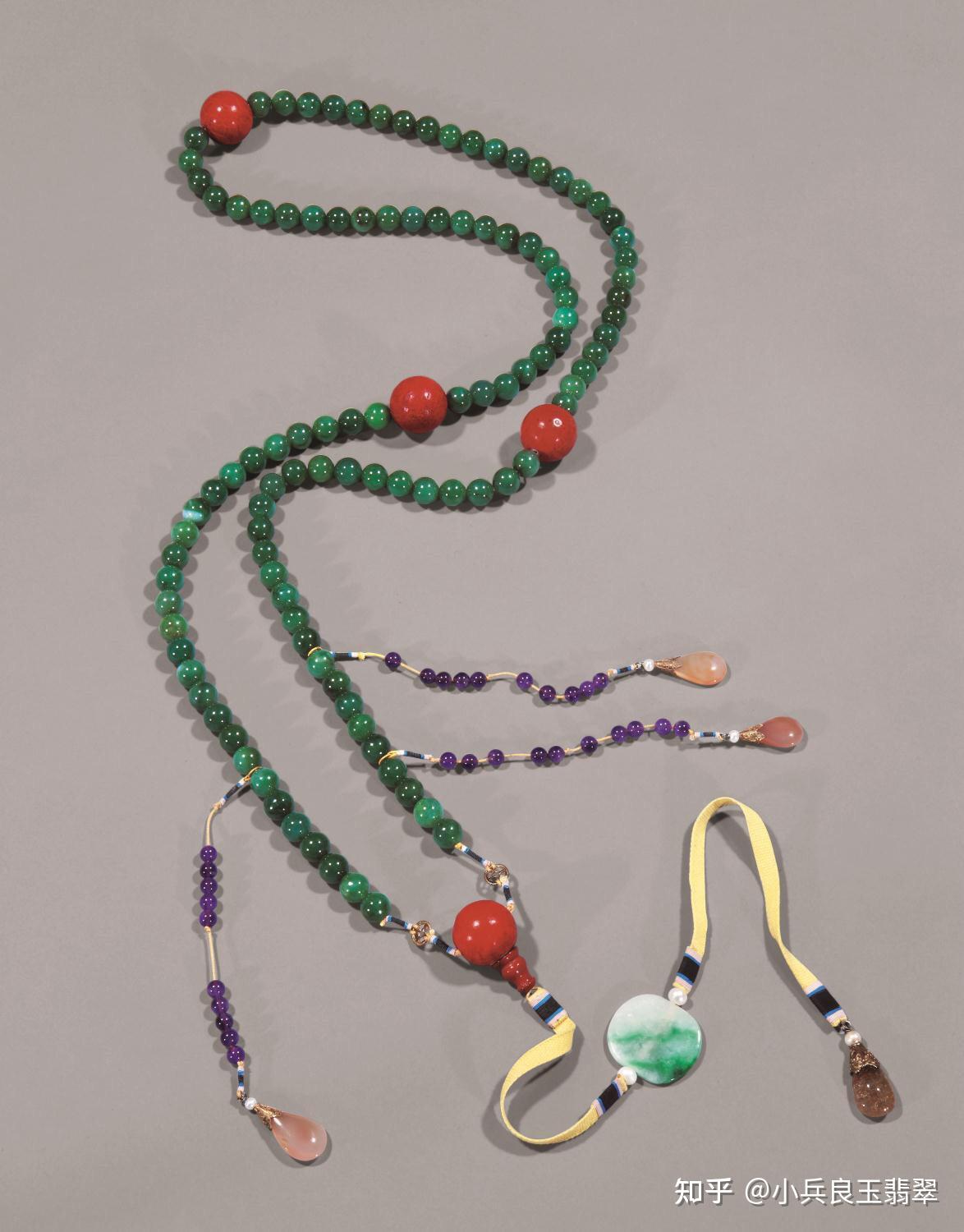 翡翠朝珠在以前是哪些官员才可以佩戴?