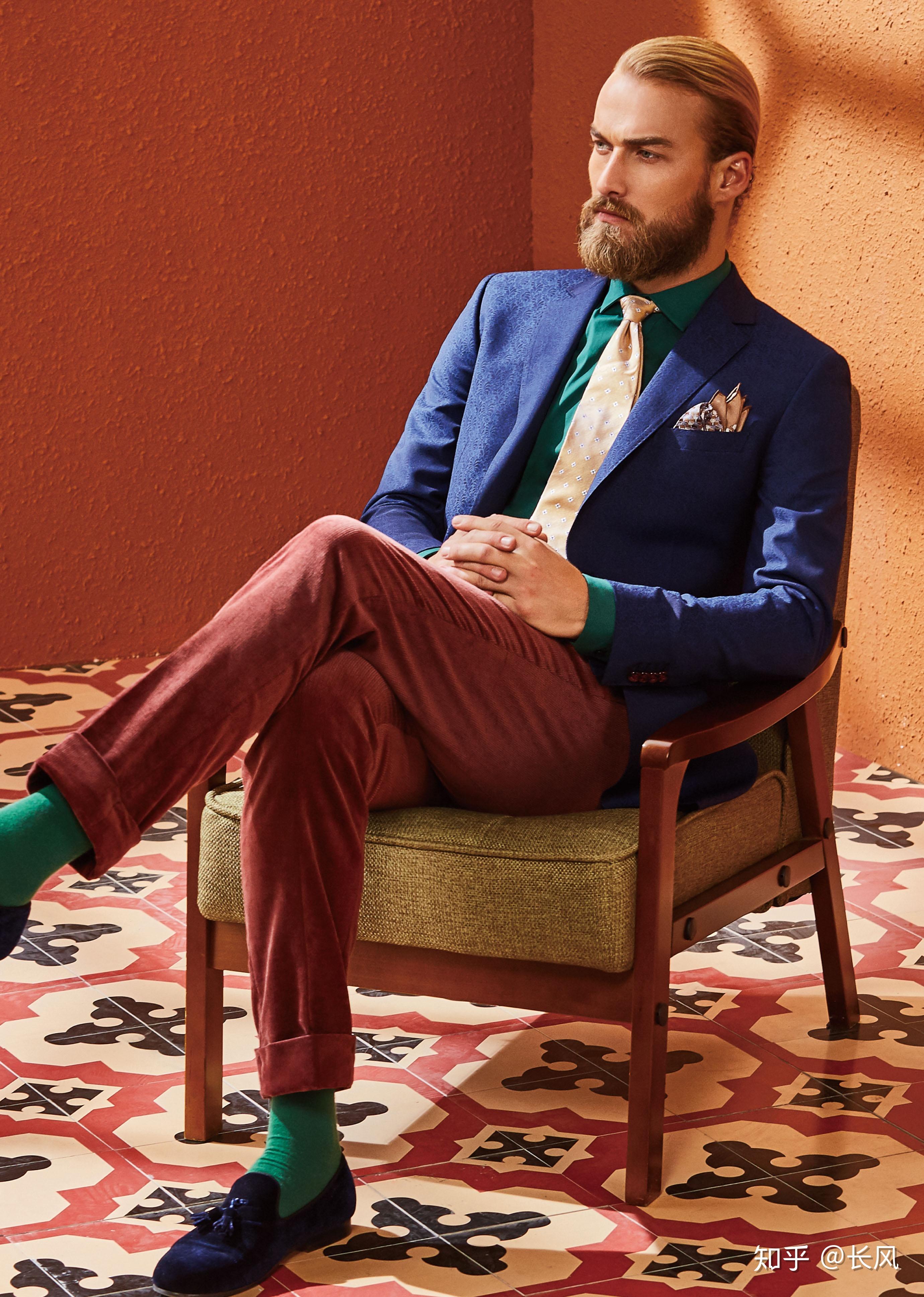 西装的袜子怎么配