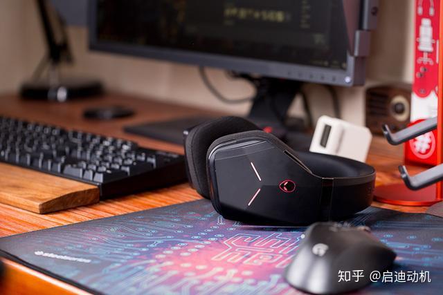 除了颜值出众1988元的外星人aw988无线游戏耳机到底体验如何