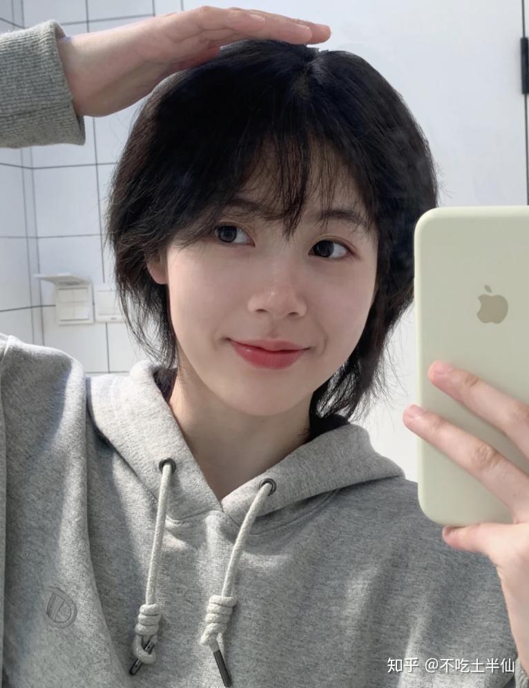 有哪些好看的女生日系短发,很有少年,少女感的短发? - 知乎