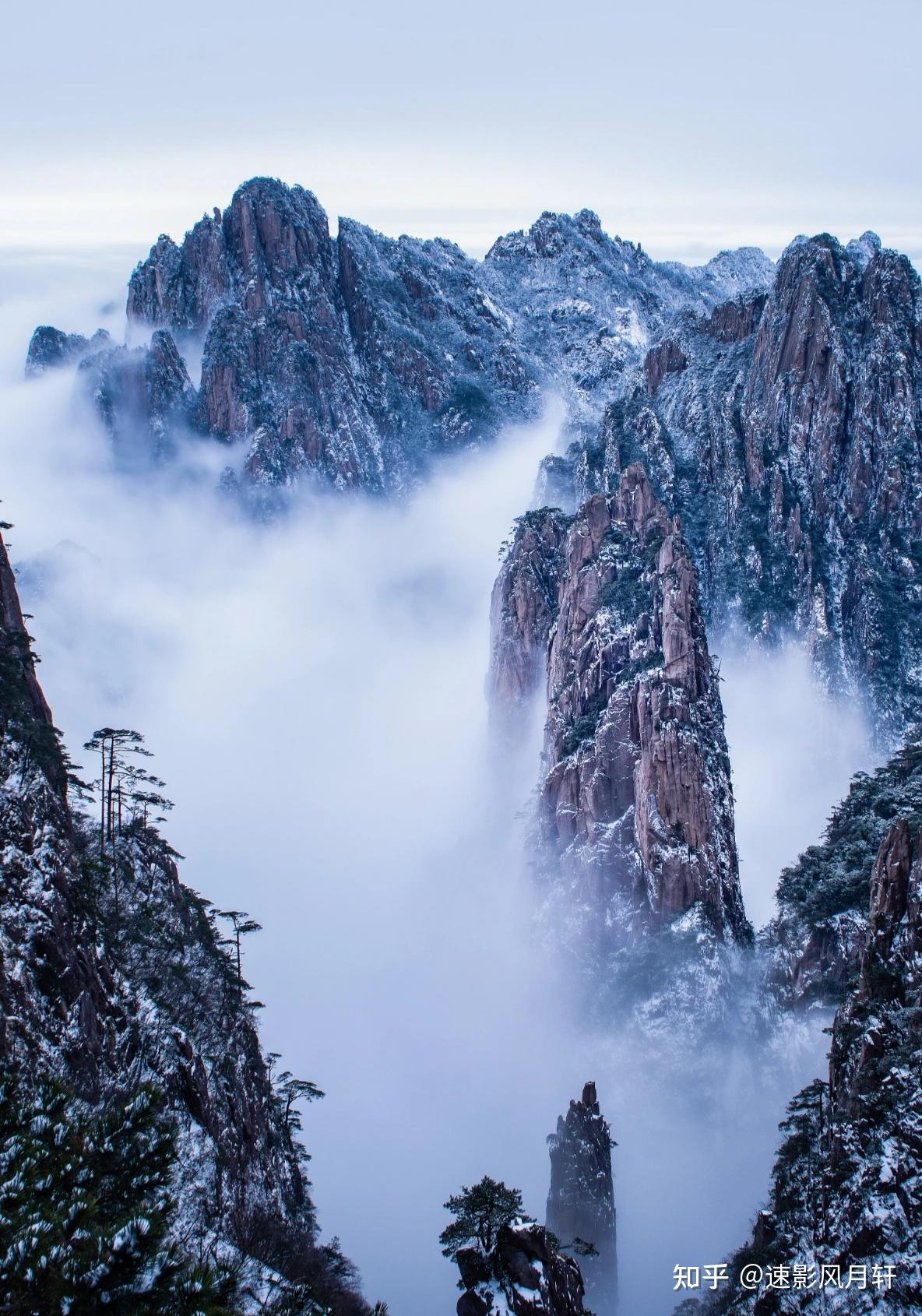 挺拔巍峨高山图片图片