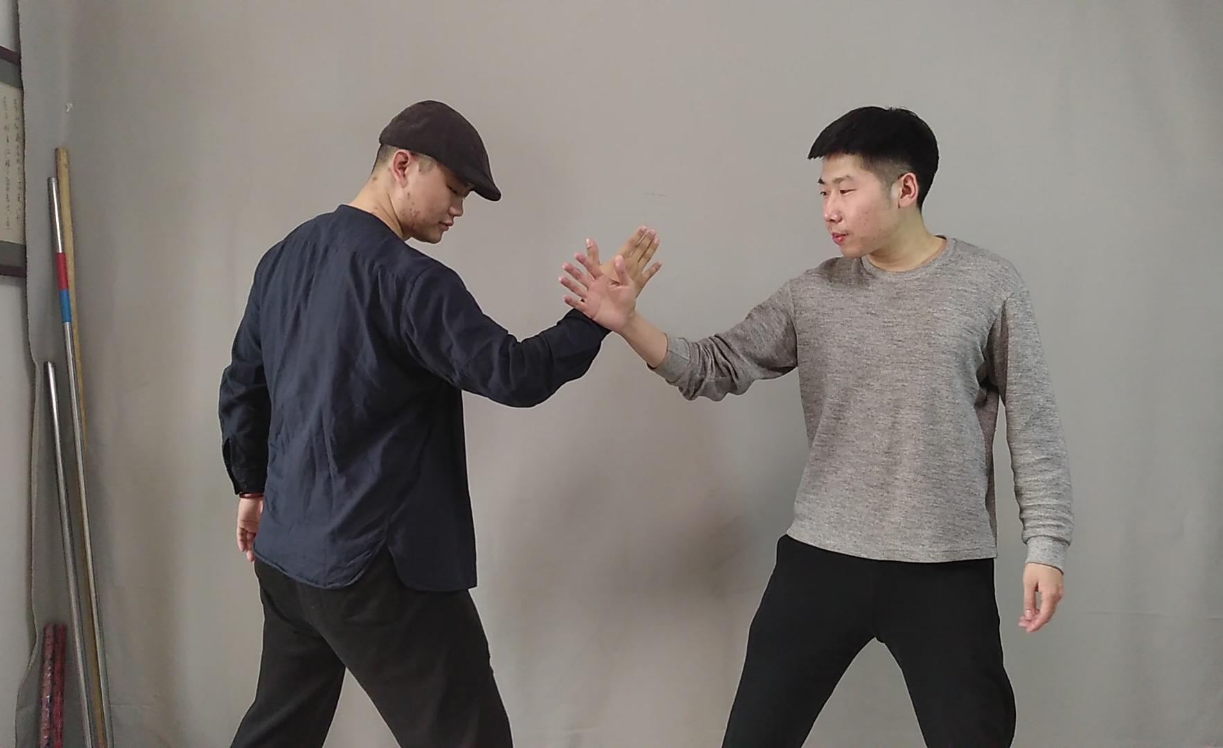 把这个动作练好,遇到危险时,下意识反应就能制服对方 - 知乎