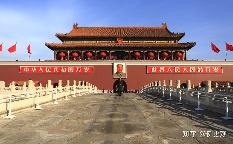 天安门城楼上,悬挂过12个人的画像,除了毛主席之外,还有谁? - 知乎