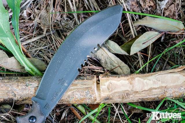 评测托普斯的高冲击力战斧和丛林刀