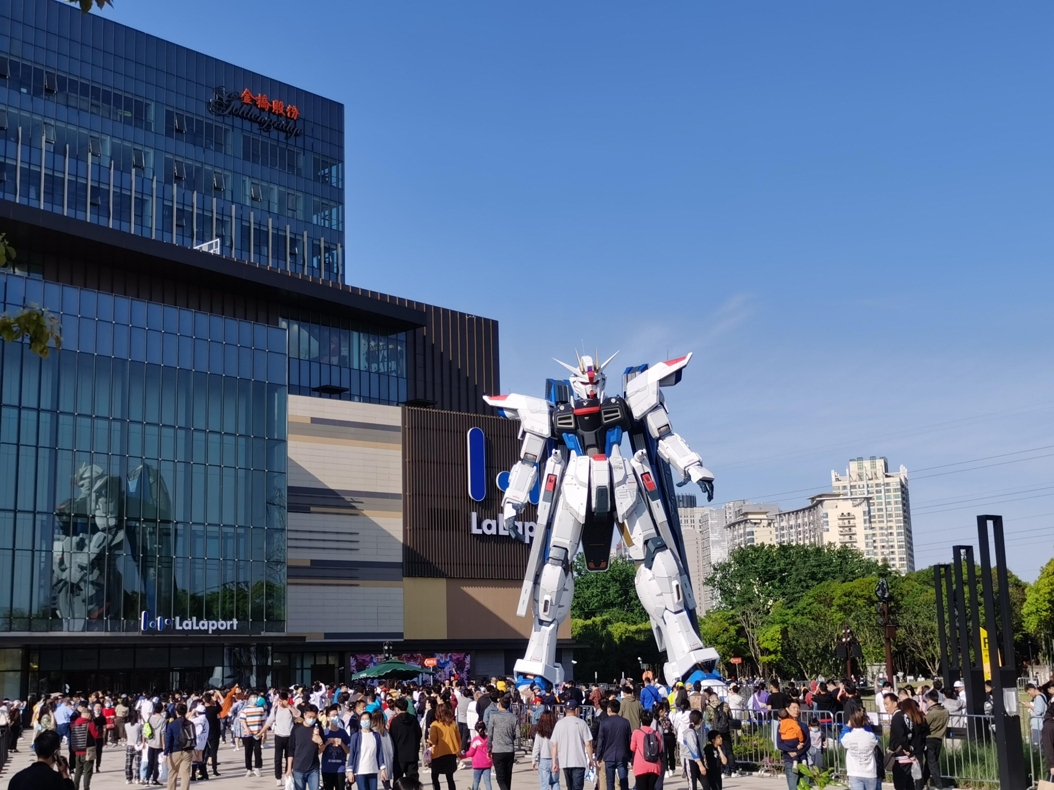 如何看待18米11比例自由高达像正式亮相上海