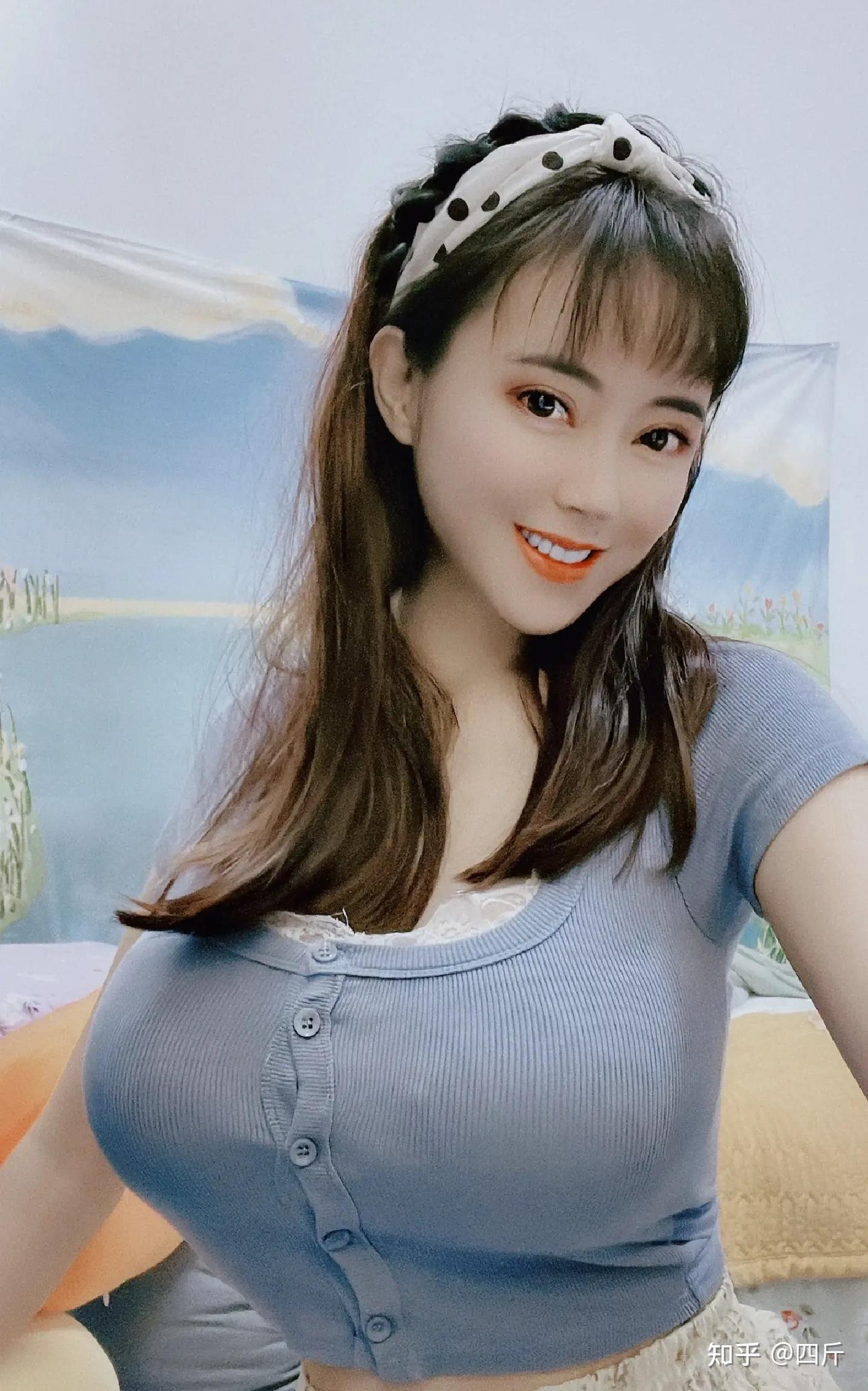 潘春春 