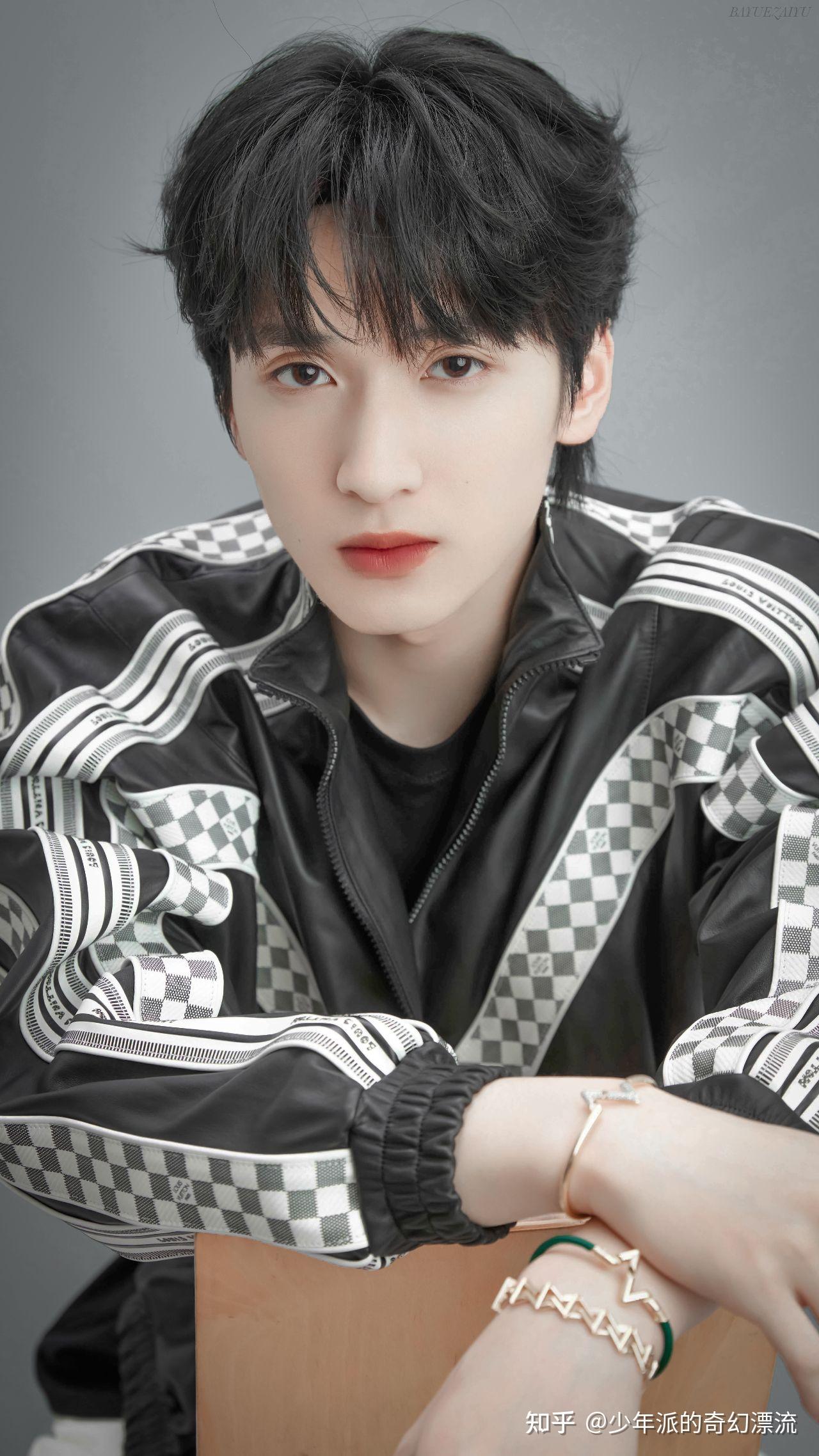 身为水姐,我为什么对严浩翔真空克兰因蓝西装毫无感觉? - 知乎